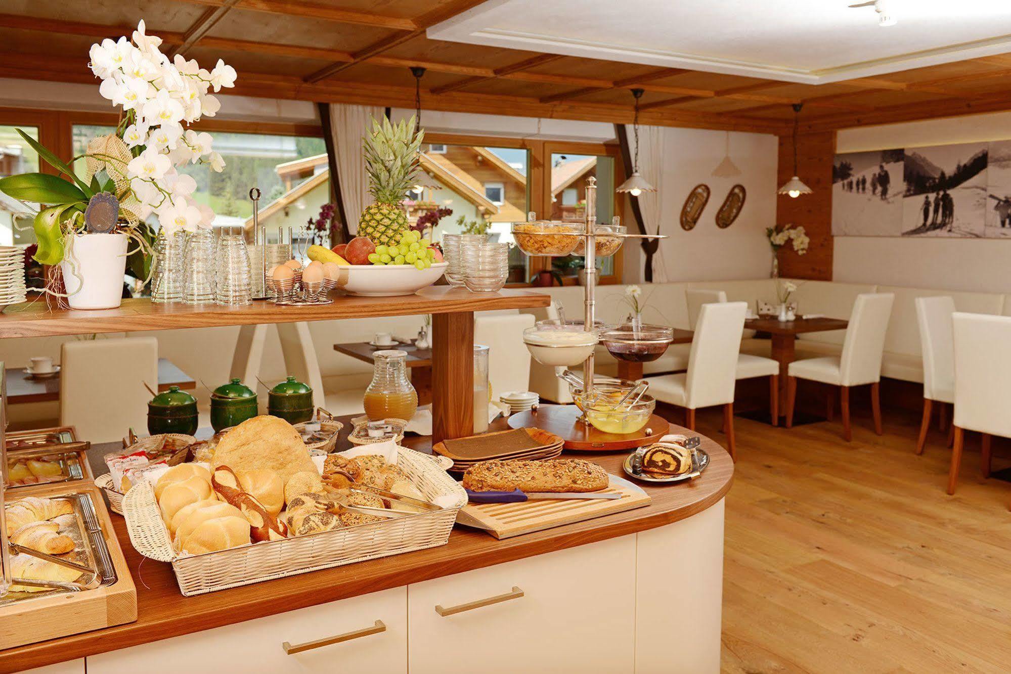 Residence Rautal B&B ***S San Vigilio Di Marebbe Eksteriør bilde