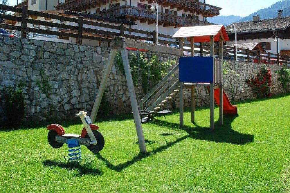Residence Rautal B&B ***S San Vigilio Di Marebbe Eksteriør bilde